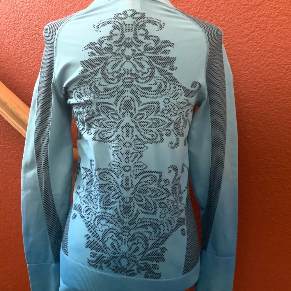 Athleta Pullover - image 6